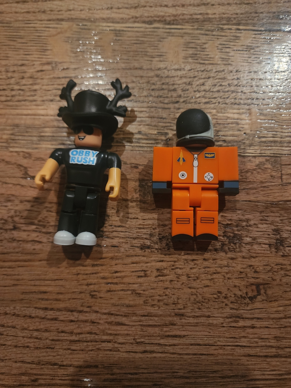 Roblox-Inspired Kids Mini Figures Set - Black & Orange